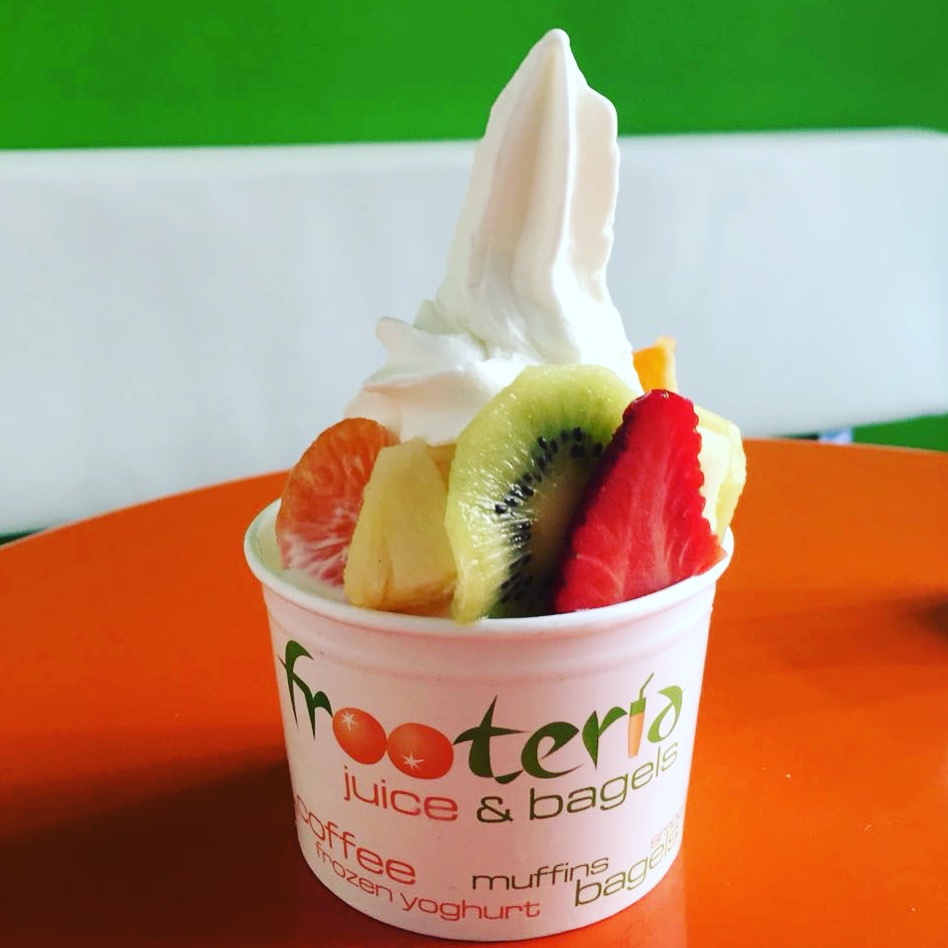 frozen yoghurt mit früchten