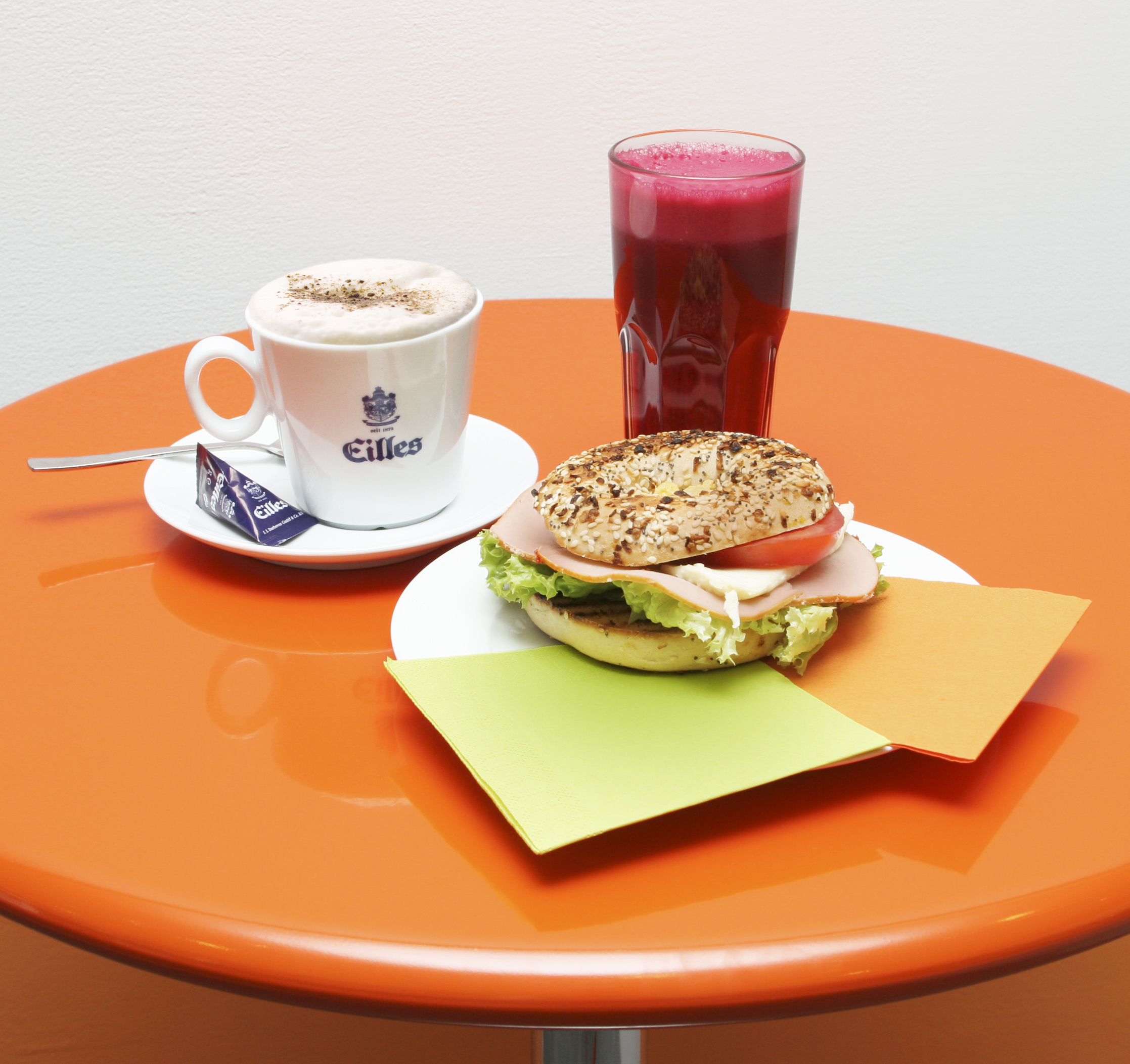 smoothie, bagel & cappuccino